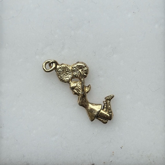 **Do Not Buy**For Phyllis only Cheerleader Pendant Necklace - Picture 5 of 5